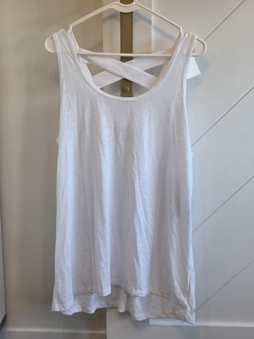 GAIAM White Crisscross Back Tank